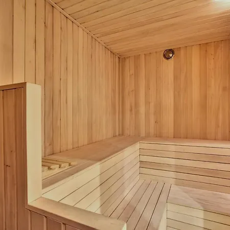 Maison Barbes 4* パリ