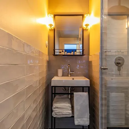 Maison Barbes 4*
