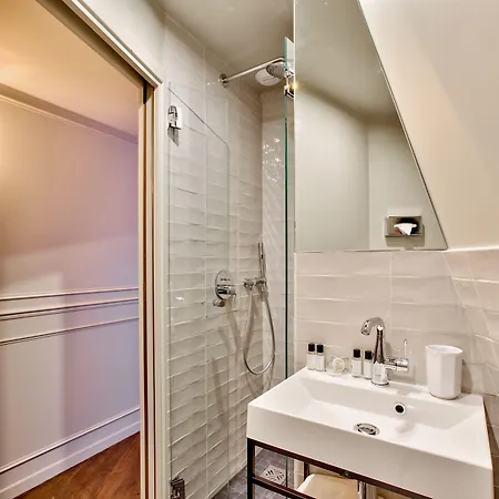 Maison Barbes Отель Париж