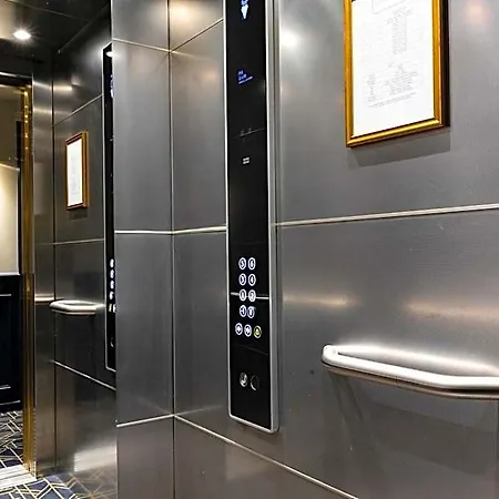 Otel Maison Barbes 4*