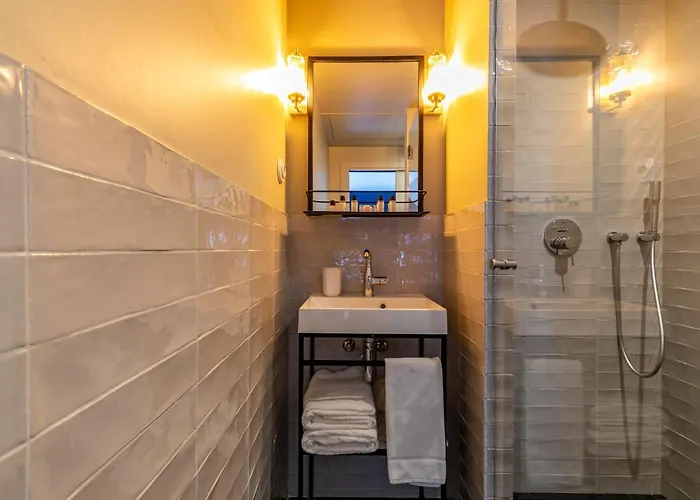 Maison Barbes 4*