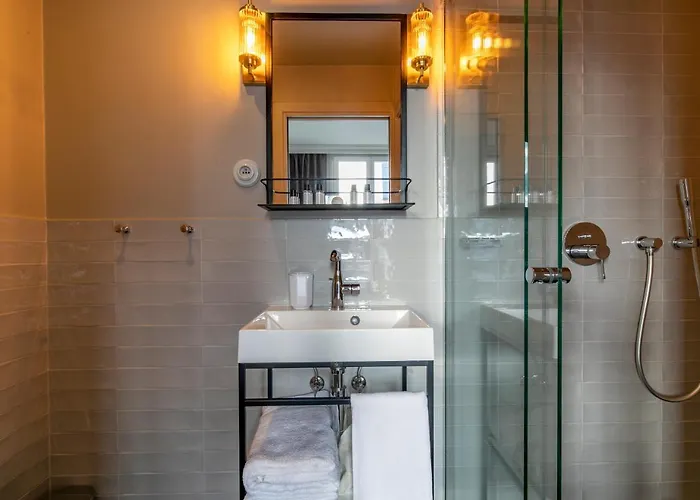 Maison Barbes 4*