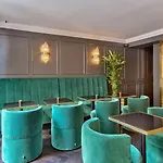 Hotel Maison Barbes 4*