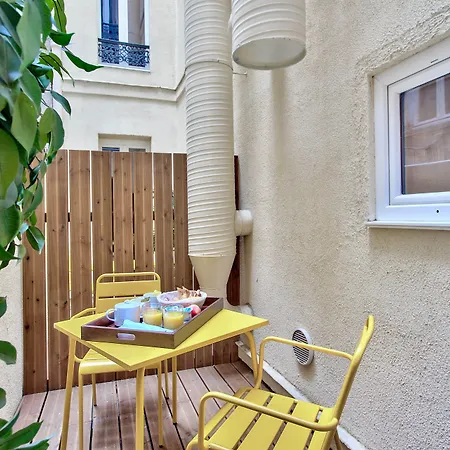 호텔 Maison Barbes 4*