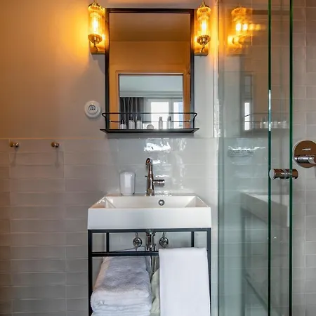 Maison Barbes 4*