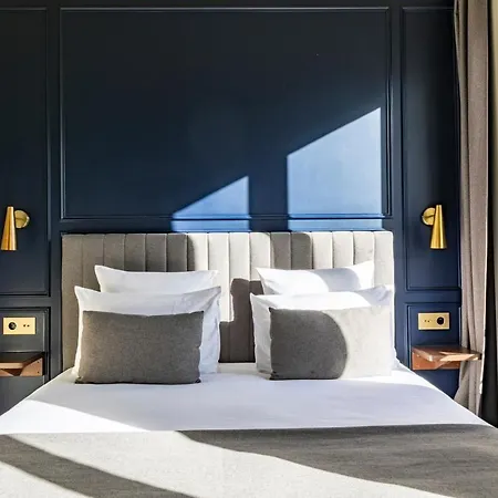 Hotel Maison Barbes 4*